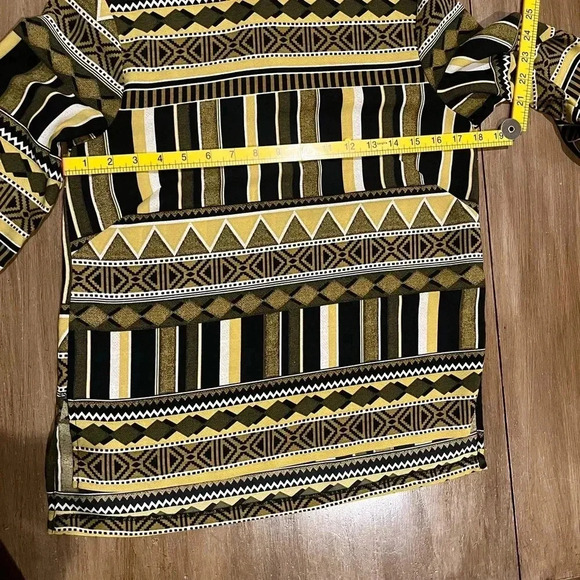 H&M Women’s Tribal/ Aztec 3/4 Length Sleeve Shirt - Picture 4 of 5